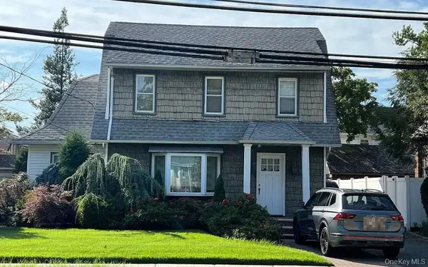86 Fletcher Avenue, Valley Stream, NY 11580