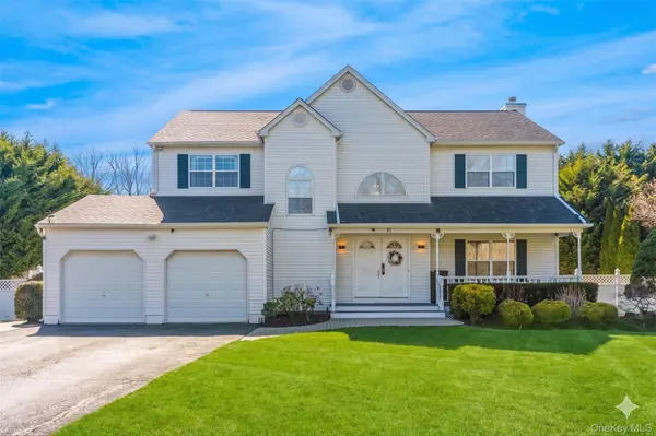 21 Tollgate Drive, East Northport, NY 11731