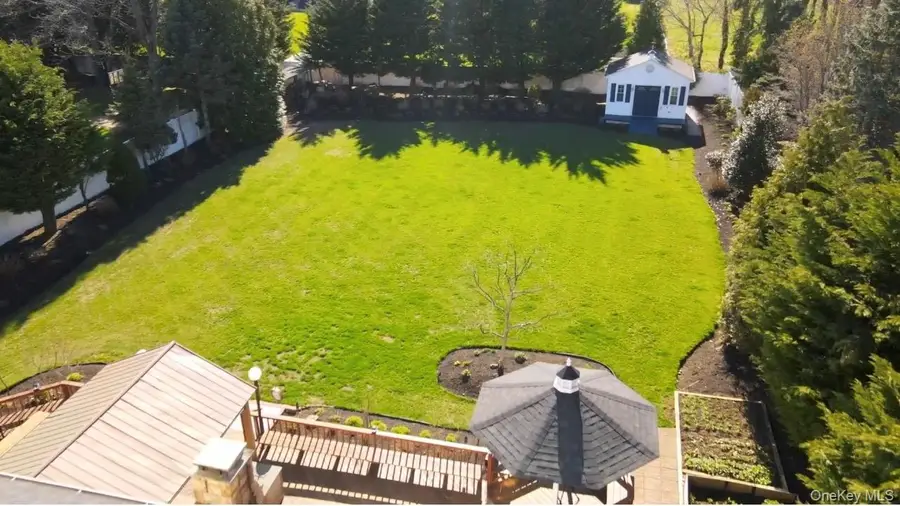 21 Tollgate Drive, East Northport, NY 11731 - #3