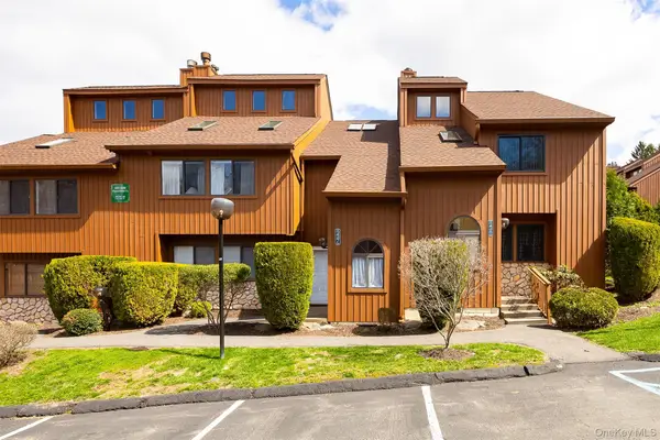 237 Panorama Court, Poughkeepsie, NY 12603