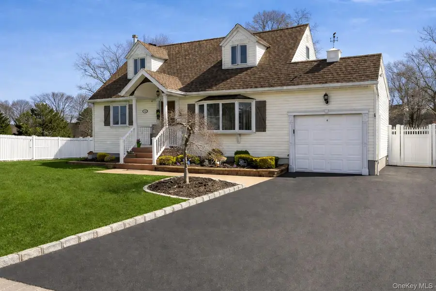 59 Center Street, Ronkonkoma, NY 11779 - #2