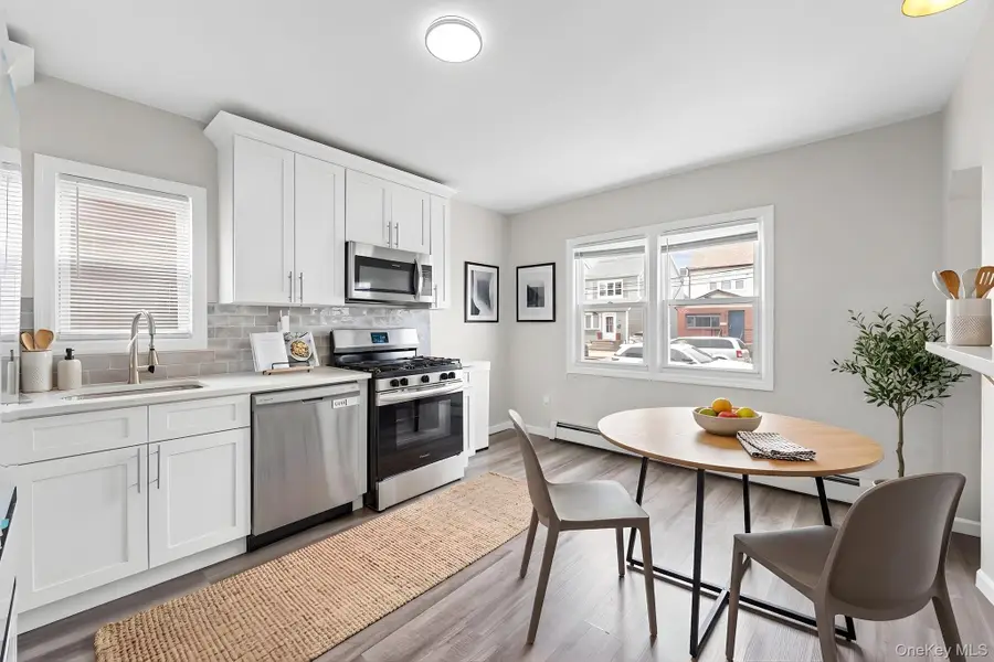 20 Dewitt Street, Valley Stream, NY 11580 - #3