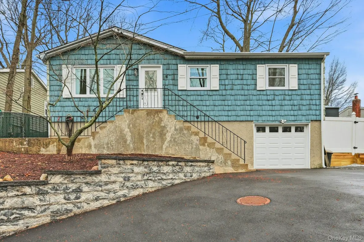 5 Orient Road, Sound Beach, NY 11789 - #1