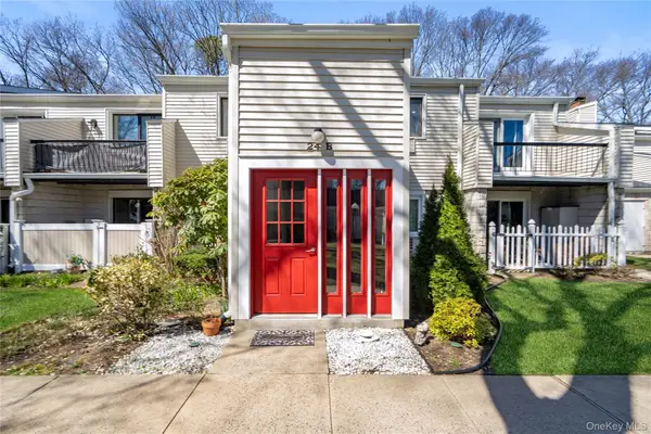 24 Richmond Boulevard #4B, Ronkonkoma, NY 11779