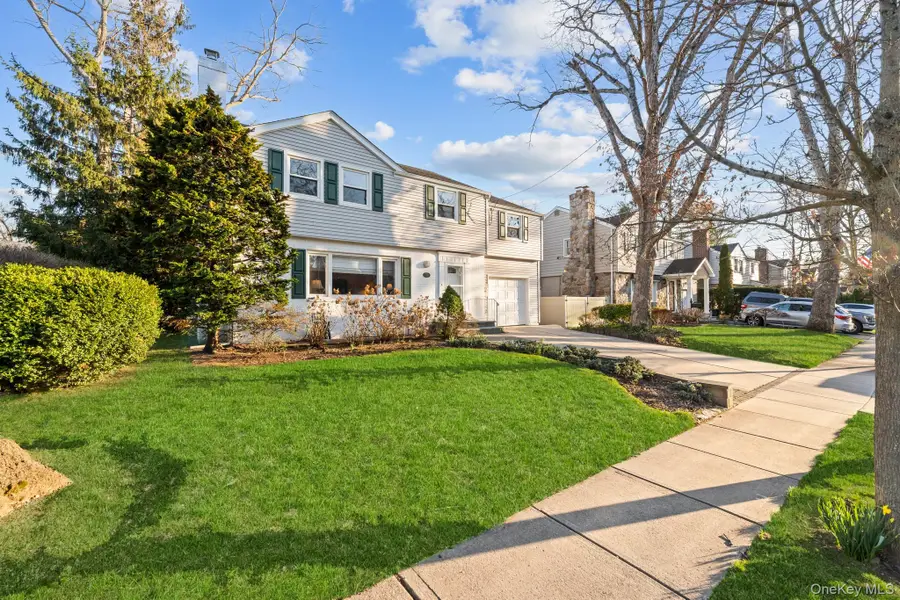 170 Woodbine Avenue, Merrick, NY 11566 - #2