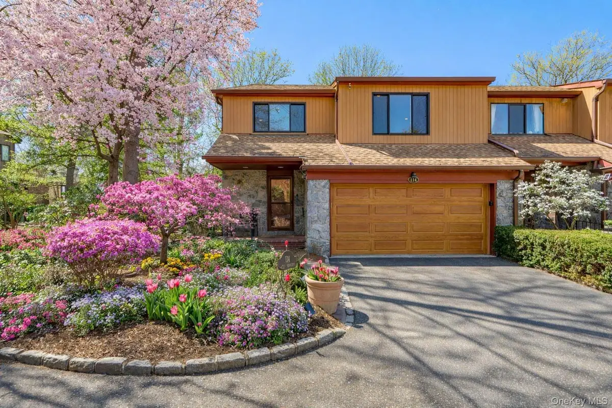 114 The Crescent, Roslyn Heights, NY 11577 - #1