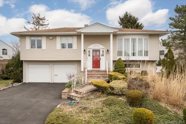 2959 Clubhouse Road, Merrick, NY 11566