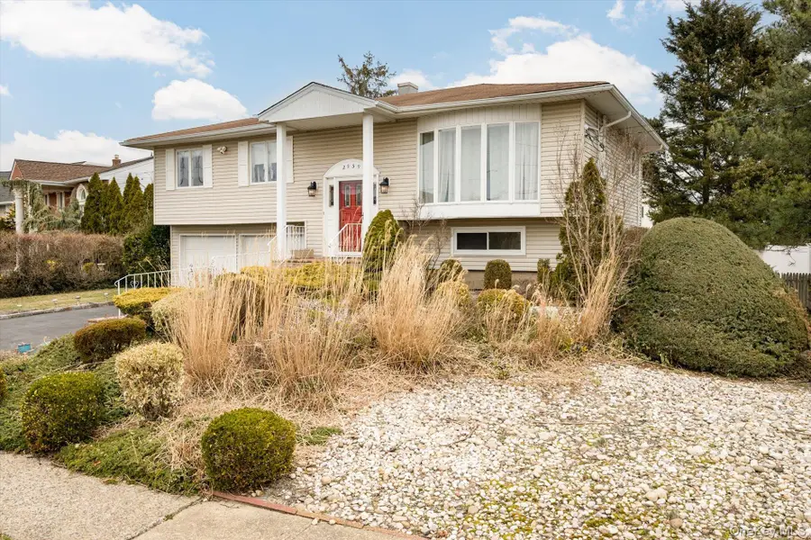 2959 Clubhouse Road, Merrick, NY 11566 - #2