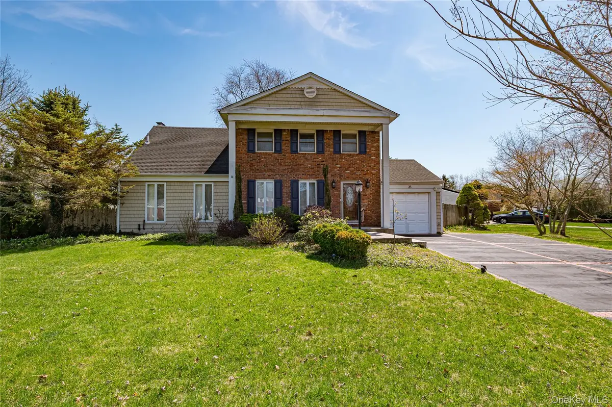 28 Barnsley Crescent, Mount Sinai, NY 11766 - #1