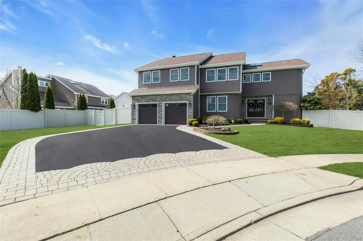 18 Daisy Court, Farmingdale, NY 11735 - #1