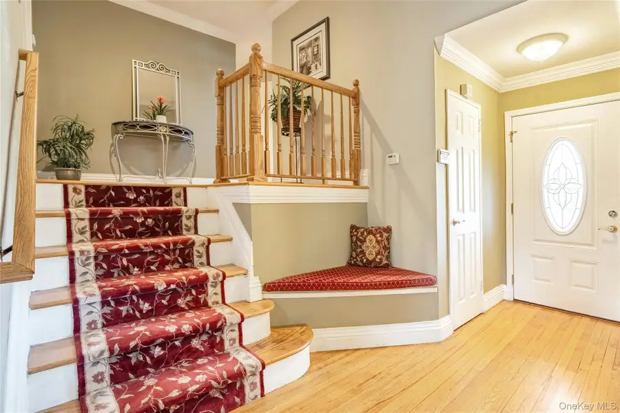 37 Winthrop Road, Plainview, NY 11803 - #3