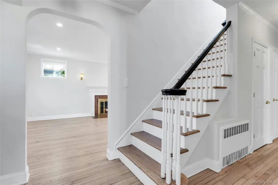 462 Morris Avenue, Rockville Centre, NY 11570 - #3