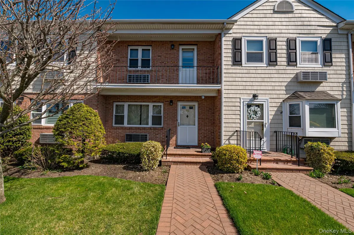 195 N Centre Avenue #25, Rockville Centre, NY 11570 - #1