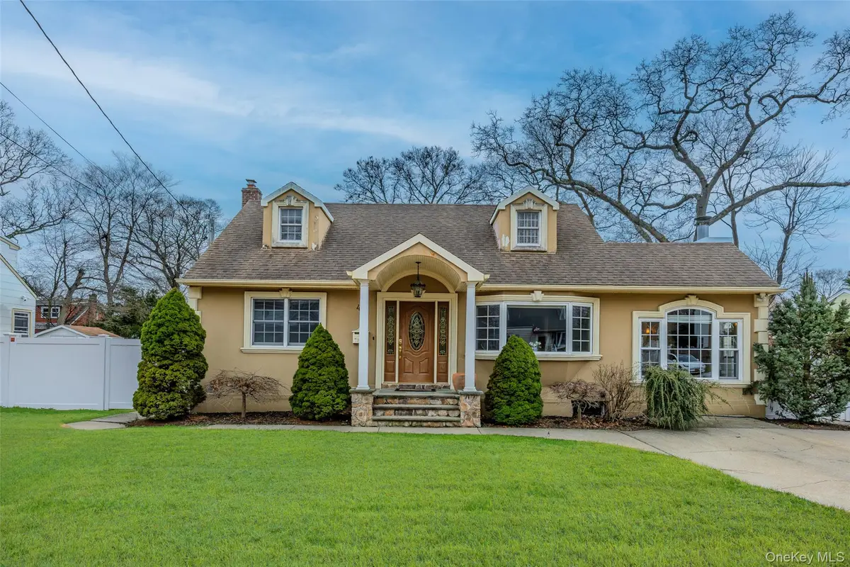 42 Irving Avenue, North Babylon, NY 11703 - #1