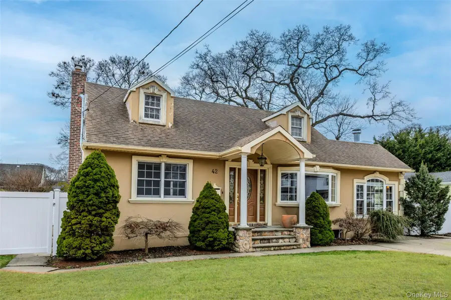 42 Irving Avenue, North Babylon, NY 11703 - #2