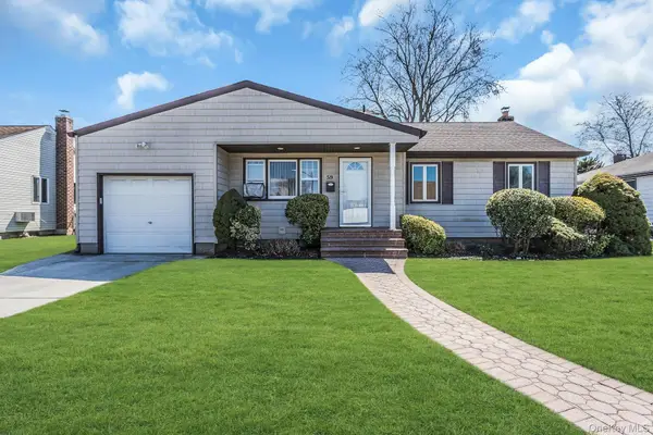 59 Jamaica Avenue, Plainview, NY 11803