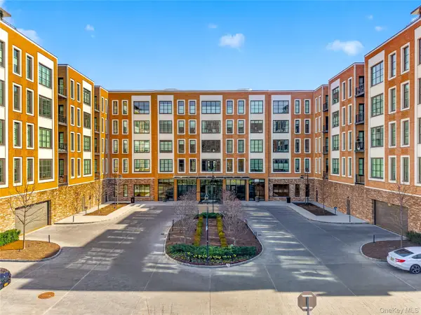 100 Garvies Point Road #1304, Glen Cove, NY 11542