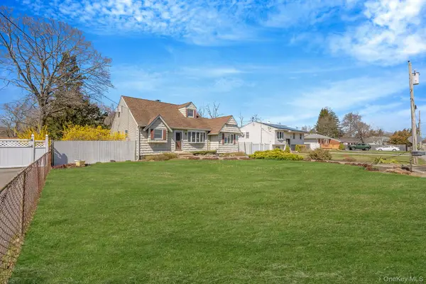 842 Greenlawn Avenue, Islip Terrace, NY 11752