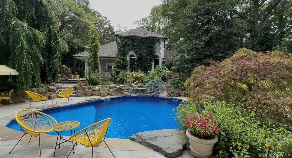 31 W Meadow Road, Setauket, NY 11733 - #1