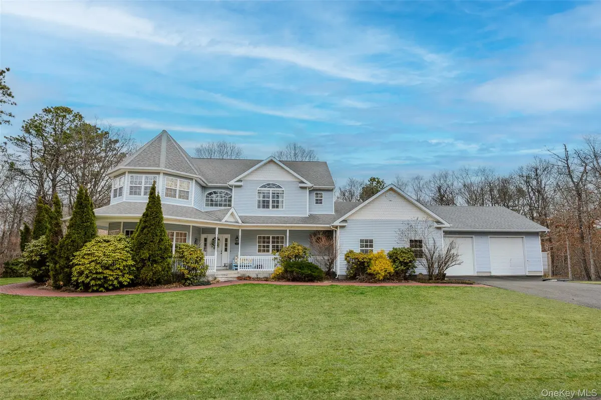 287 Dayton Avenue, Manorville, NY 11949 - #1