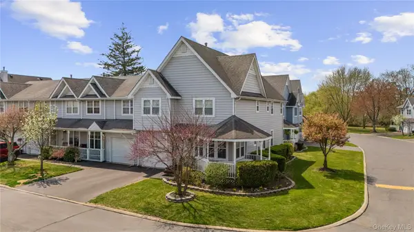 1 Clubhouse Circle, Central Islip, NY 11722