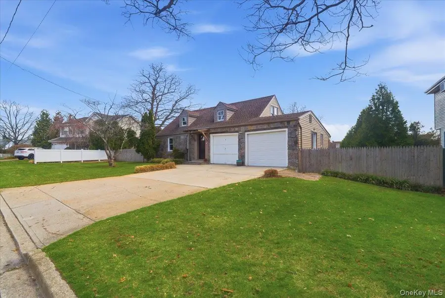 5 Erlwein Court, Massapequa, NY 11758 - #3