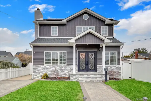 8 Vernon Street, Farmingdale, NY 11735