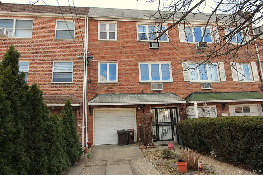 60-60 69th Place, Maspeth, NY 11378 - #2