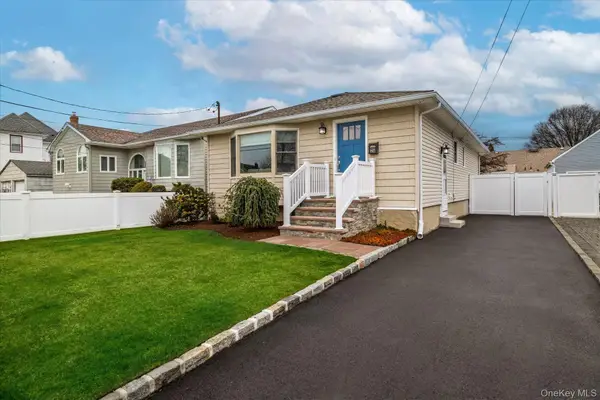 2A Baylis Place, Lynbrook, NY 11563