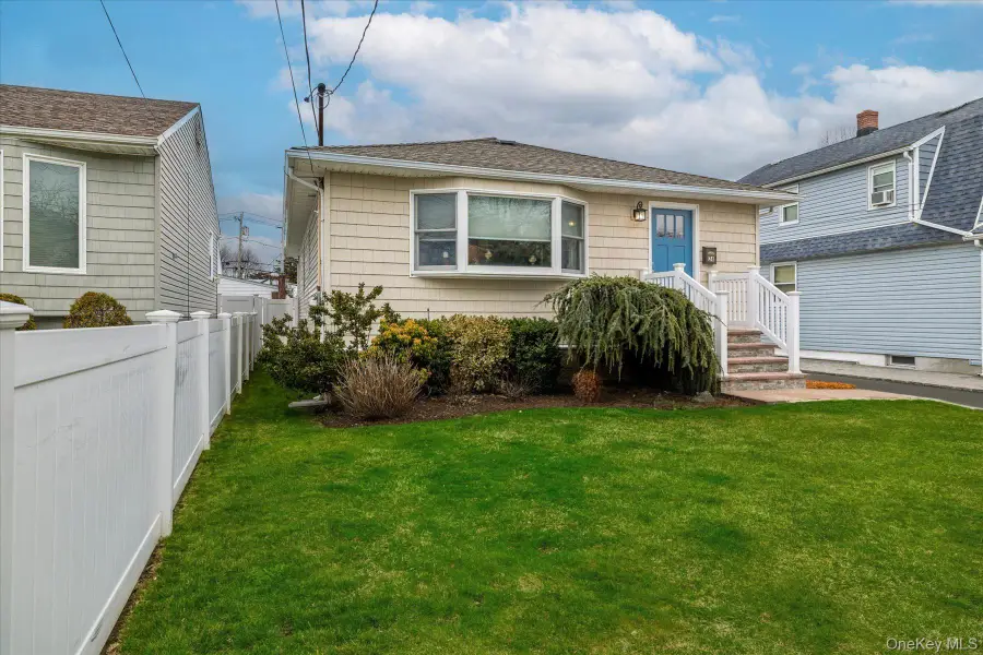 2A Baylis Place, Lynbrook, NY 11563 - #3