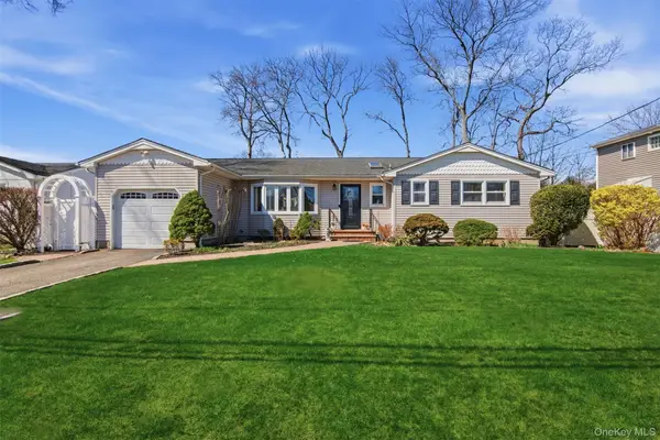 64 Avenue D, Holbrook, NY 11741