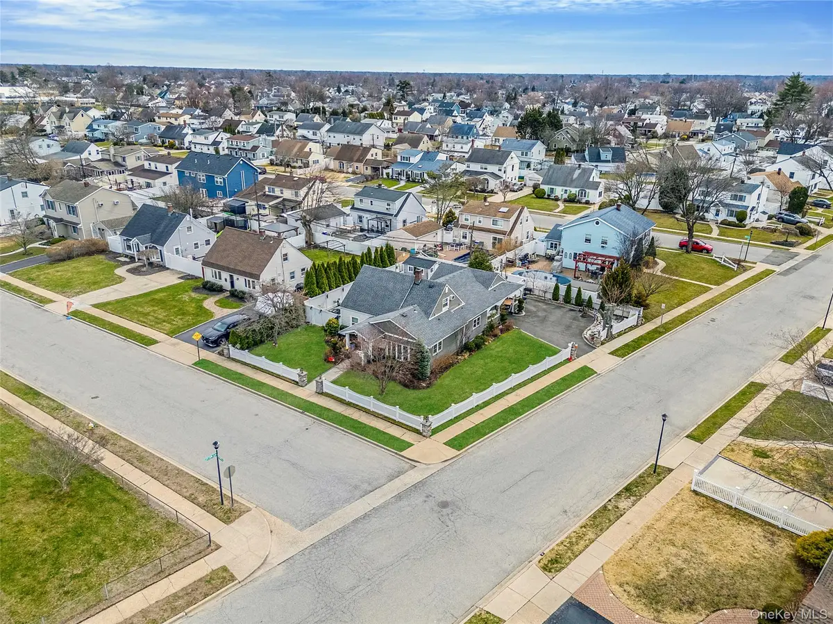 2 Drake Lane, Levittown, NY 11756 - #1