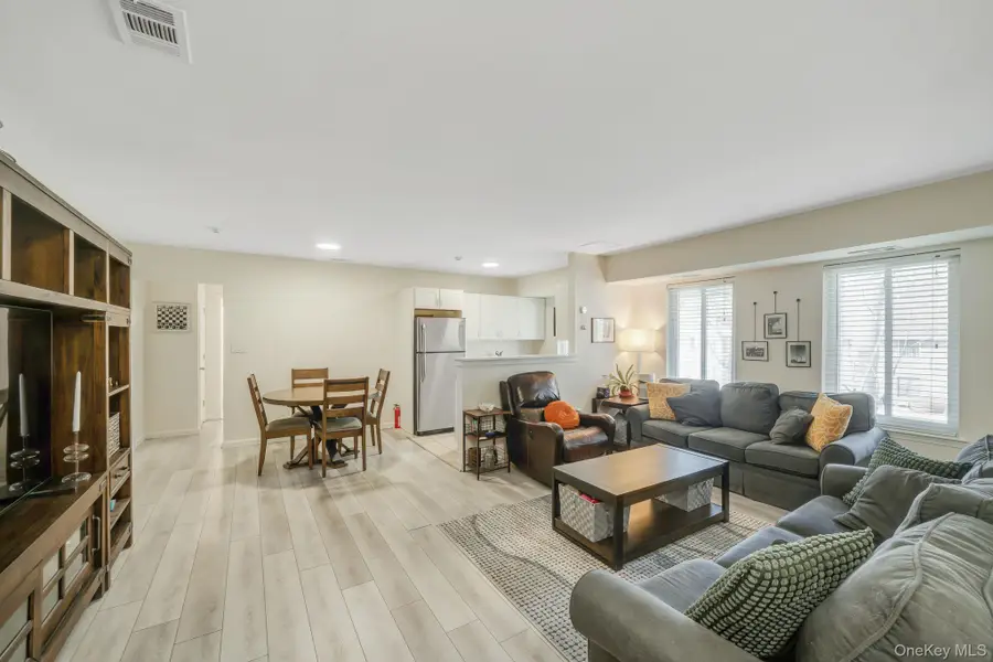 22 Kiowa Court #22, Coram, NY 11727 - #3