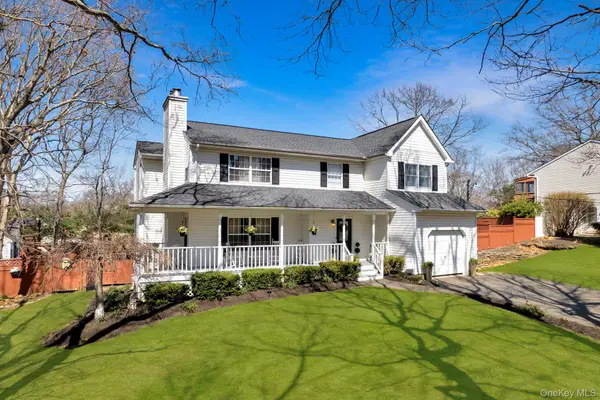 139 Ridgewood Avenue, Farmingville, NY 11738