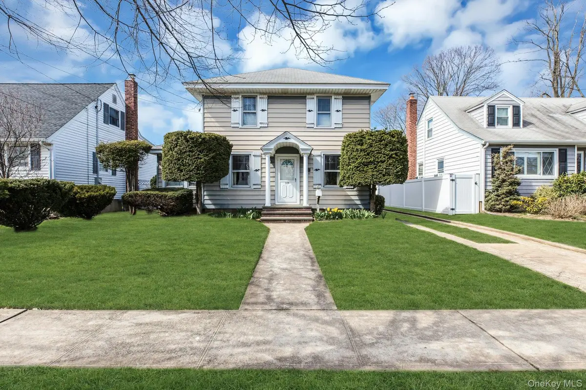126 Stuyvesant Avenue, Merrick, NY 11566 - #1