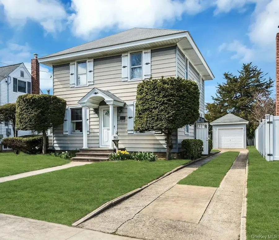 126 Stuyvesant Avenue, Merrick, NY 11566 - #2