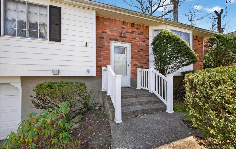 17 Peacock Lane, Commack, NY 11725 - #2