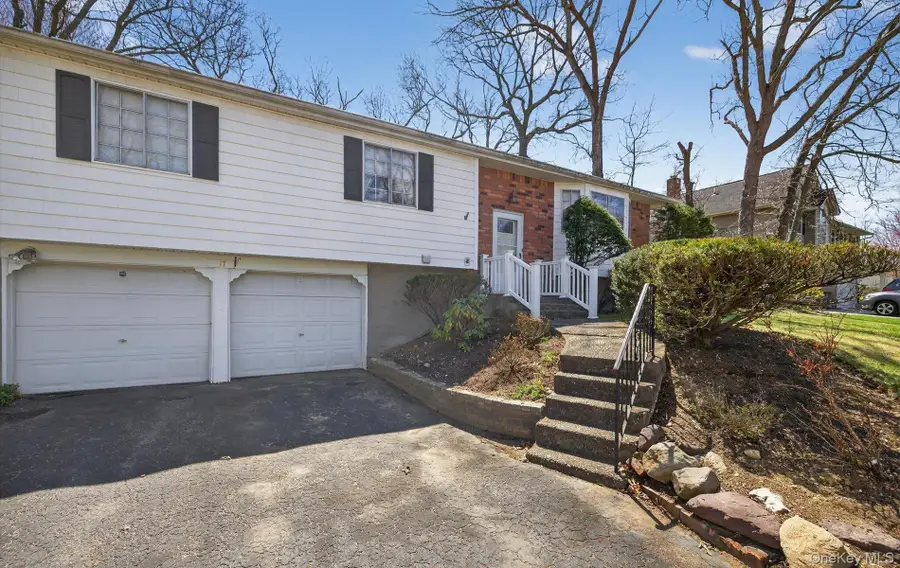 17 Peacock Lane, Commack, NY 11725 - #3