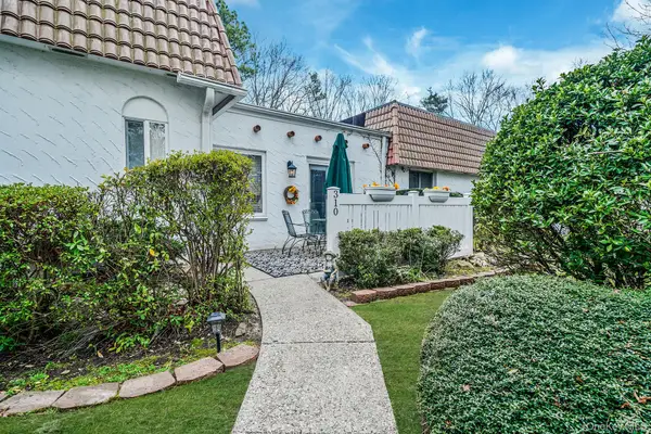 310 Birchwood Road, Medford, NY 11763