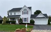 32 Willowbend Lane, Holtsville, NY 11742