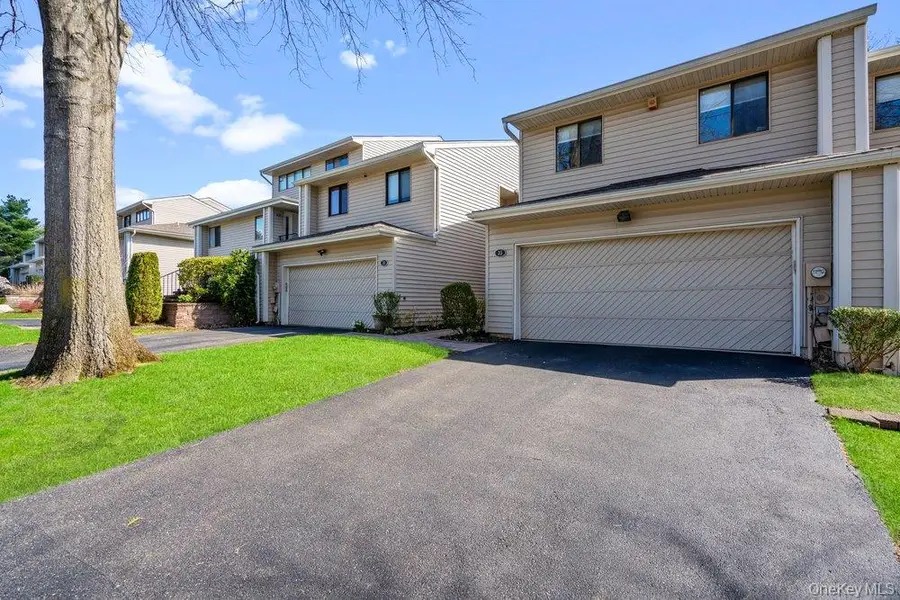 35 Chestnut Lane #71, Woodbury, NY 11797 - #2