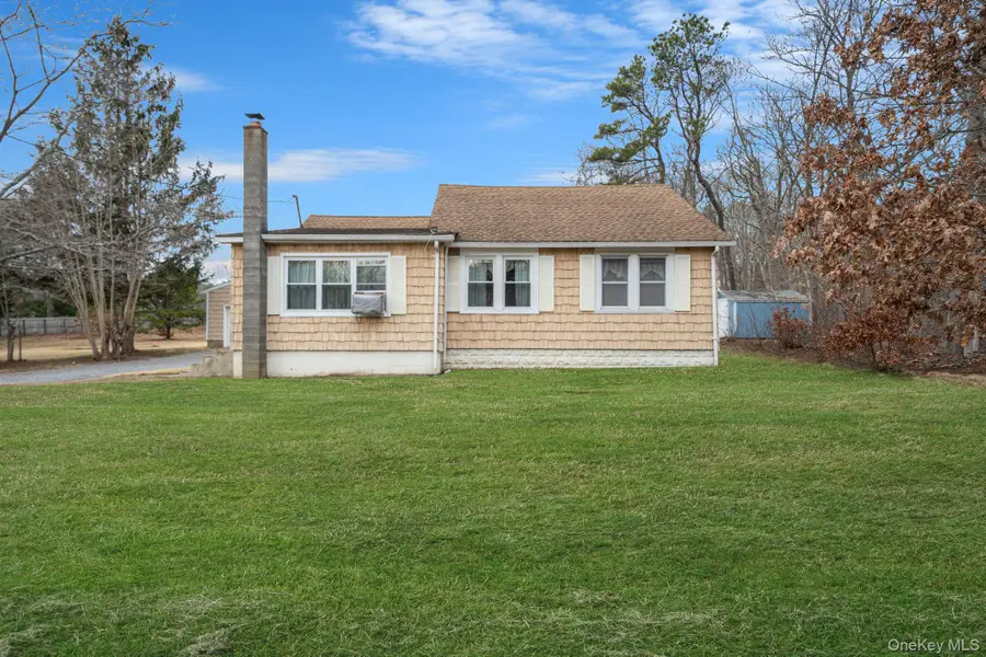 212 Mount Vernon Avenue, Medford, NY 11763 - #3