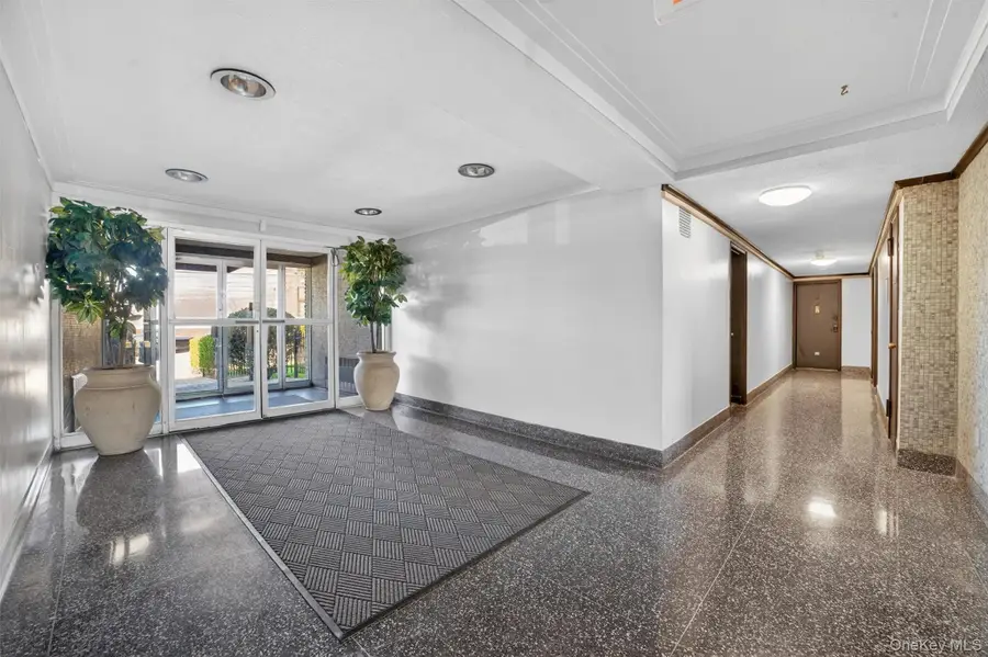 222 N Broadway #3D, Yonkers, NY 10701 - #2