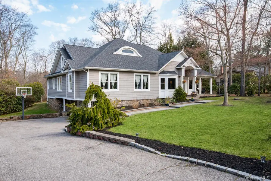 7 Riga Lane, Melville, NY 11747 - #2