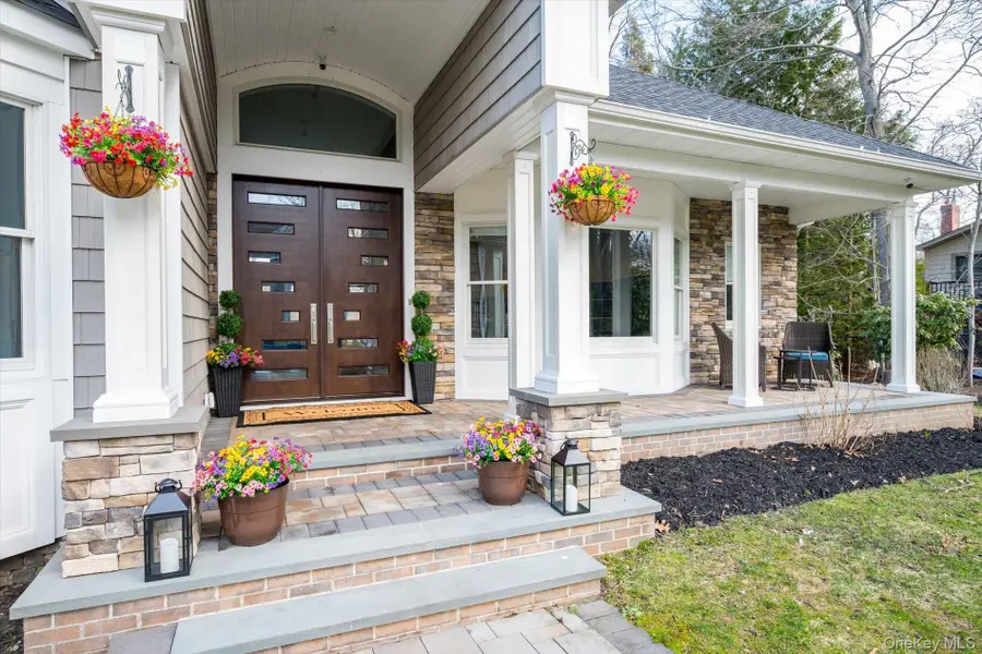 7 Riga Lane, Melville, NY 11747 - #3