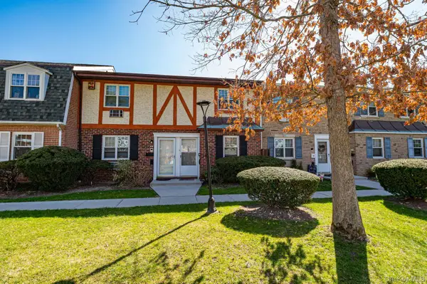 21 Glen Hollow Drive #G30, Holtsville, NY 11742