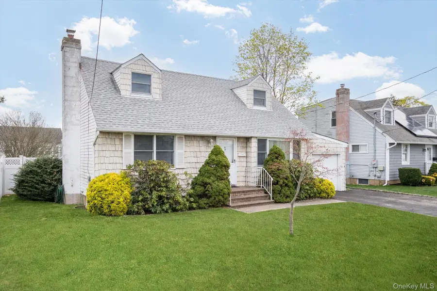 64 Arlyn Drive E, Massapequa, NY 11758 - #2