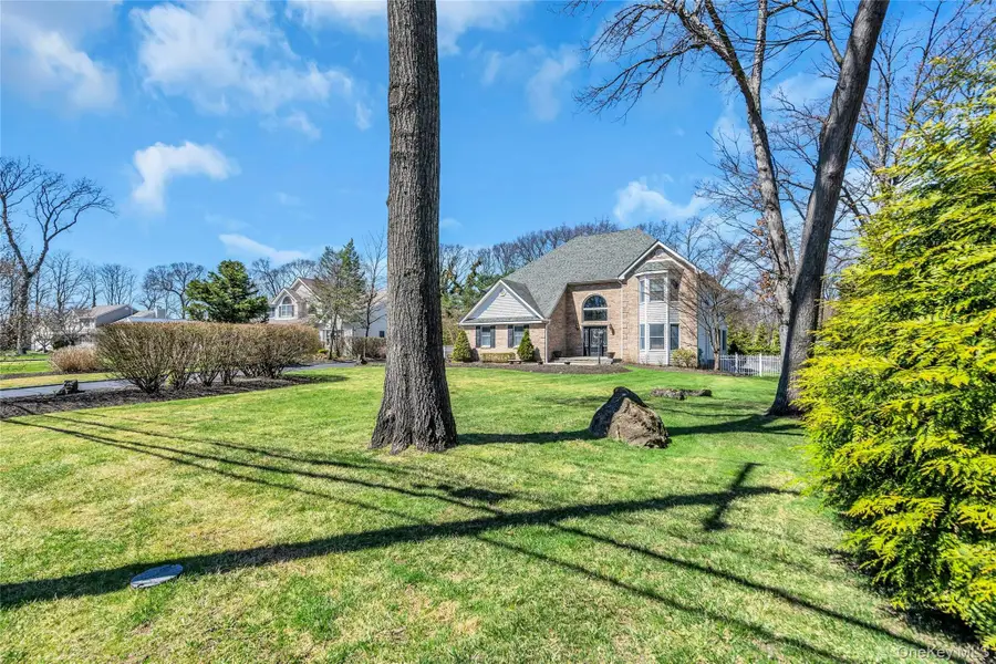 1 Kings Court, Hauppauge, NY 11788 - #2