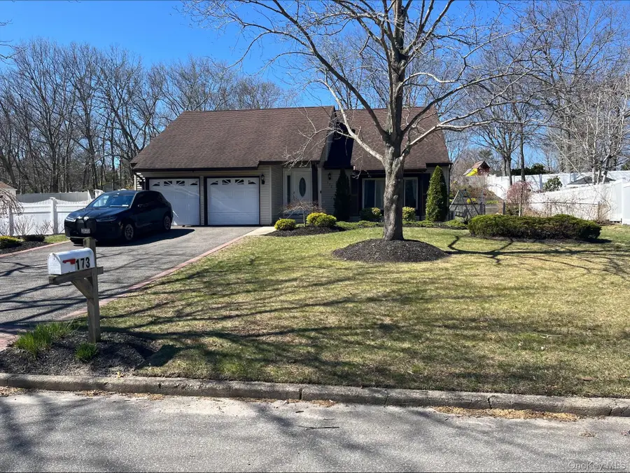 173 Sequoia Drive, Coram, NY 11727 - #3