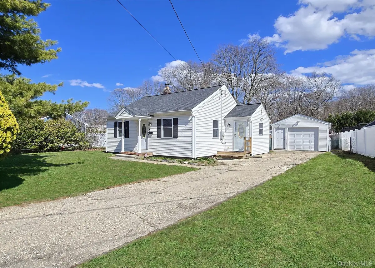 393 Mcconnell Avenue, Bayport, NY 11705 - #1